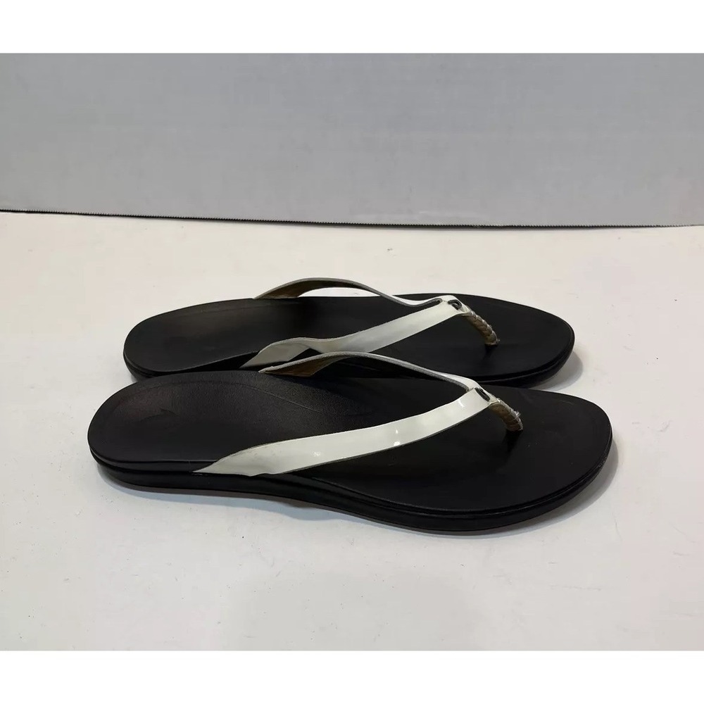 OluKai Black Flip Flops with White Patent Thong- sz 9 - Picture 7 of 13